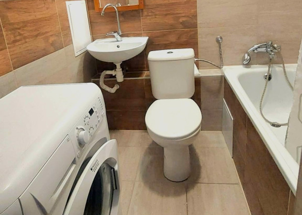 Slnečný 1 izb. byt Piešťany, praktická poloha, kúpou voľný