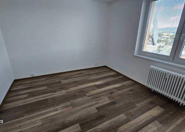 3 IZB BYT 60 M2 PIEŠŤANY, KOMENSKÉHO, KOMPLET REKONŠTRUKCIA