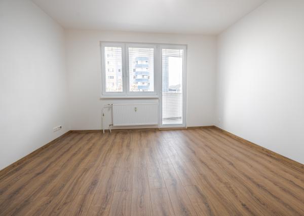 3-izbový byt + balkón, 76 m², Jána Smreka, DNV, kúpou voľný