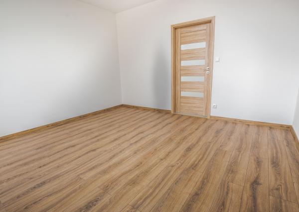 3-izbový byt + balkón, 76 m², Jána Smreka, DNV, kúpou voľný