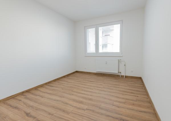 3-izbový byt + balkón, 76 m², Jána Smreka, DNV, kúpou voľný