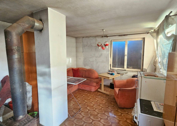 REKREAČNÝ DOMČEK  V CENTRE OBCE OSTROV PRI PIEŠŤANOCH