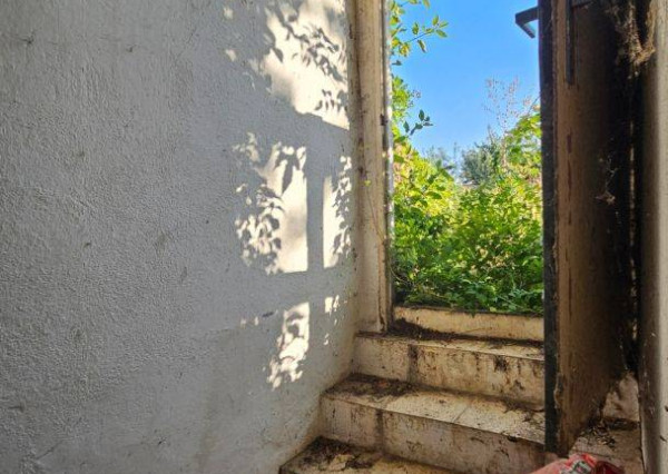 REKREAČNÝ DOMČEK  V CENTRE OBCE OSTROV PRI PIEŠŤANOCH