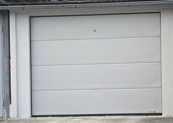 Výnimočná ponuka garáže s prístreškom pre dve autá v Piešťanoch