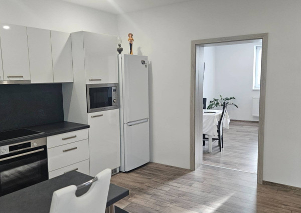 Prenájom - 3 izbový rodinný dom, Nemšová