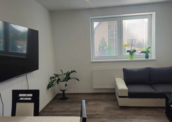 Prenájom - 3 izbový rodinný dom, Nemšová