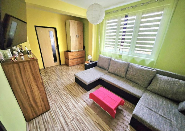 3 izbový byt Bánovce nad Bebravou / CENTRUM MESTA / LOGGIA / PIVNICA