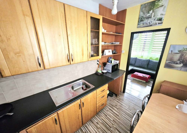 3 izbový byt Bánovce nad Bebravou / CENTRUM MESTA / LOGGIA / PIVNICA