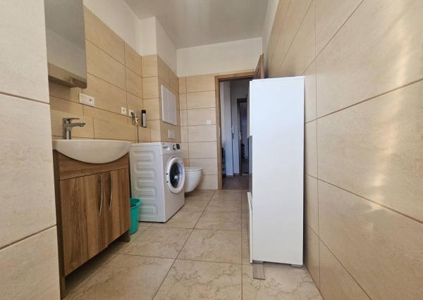 EXKLUZÍVNE - Priestranný 2 izbový byt v obci Motešice 