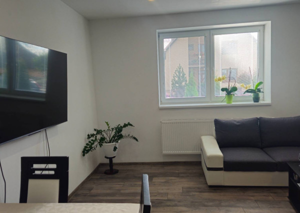 Prenájom - 3 izbový rodinný dom, Nemšová