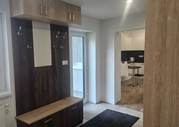 Prenájom - 3 izbový rodinný dom, Nemšová