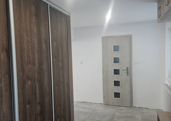 Prenájom - 3 izbový rodinný dom, Nemšová