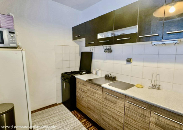 Praktický 1 izbový byt s balkónom a  nerušeným výhľadom, ideálny na investíciu aj prvé bývanie, Piešťany