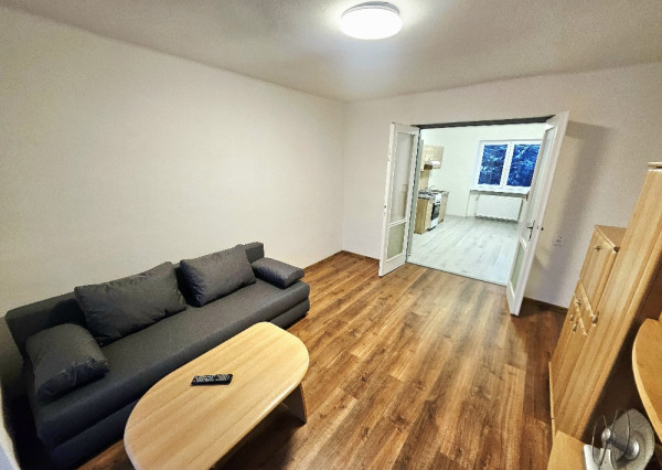 PRENÁJOM Bánovce nad Bebravou/ 2 IZBOVÝ BYT/SEVER/ ČIASTOČNE ZARIADENÝ