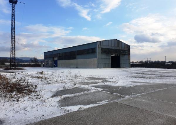 Priemyselný objekt 8000 m2 s halou 991 m2 - Tr. Bohuslavice