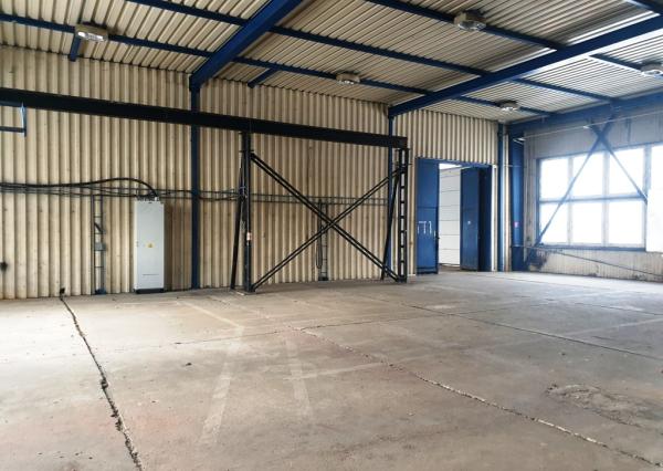Priemyselný objekt 8000 m2 s halou 991 m2 - Tr. Bohuslavice