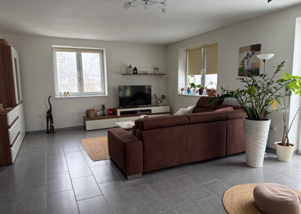 3 izbový byt na prenájom, Melčice