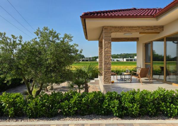 NOVOSTAVBA 4-IZBOVÉHO BUNGALOVU LEN 7 KM OD PIEŠŤAN – SOKOLOVCE