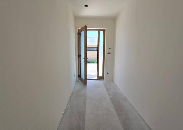 NOVOSTAVBA 4-IZBOVÉHO BUNGALOVU LEN 7 KM OD PIEŠŤAN – SOKOLOVCE