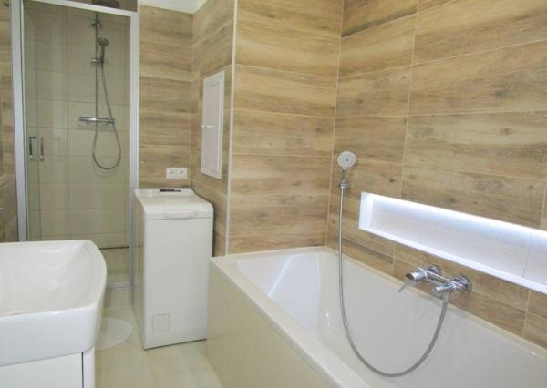 REZERVOVANÉ! Prenájom veľký 2 izbový byt 67m2 s dvomi balkónmi Nitra