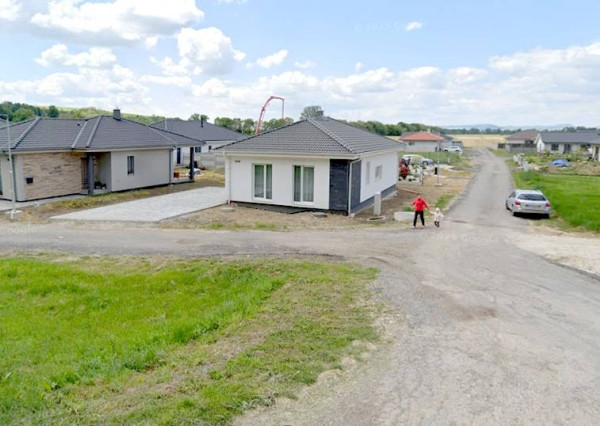 ***NOVÁ CENA***Stavebný pozemok 591m2 v novej lokalite, Modrovka