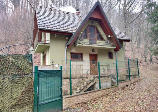 Murovaná chata v rekreačnej oblasti , Moravany nad Váhom - Výtoky