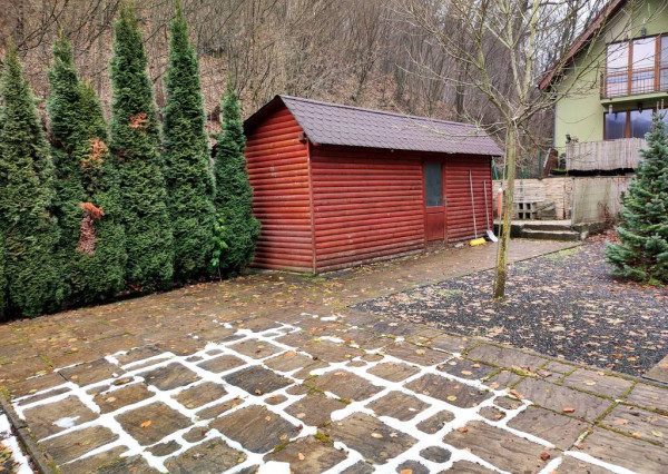 Murovaná chata v rekreačnej oblasti , Moravany nad Váhom - Výtoky