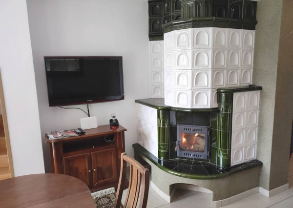 Murovaná chata v rekreačnej oblasti , Moravany nad Váhom - Výtoky