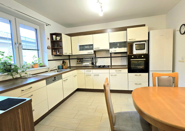 Iba u nás:  Na predaj Zariadený Hotový BUNGALOV bez kompromisov | pri Piešťanoch (6 km)