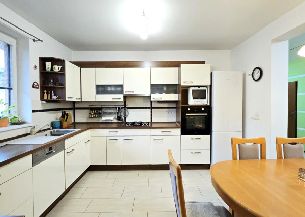 Iba u nás:  Na predaj Zariadený Hotový BUNGALOV bez kompromisov | pri Piešťanoch (6 km)