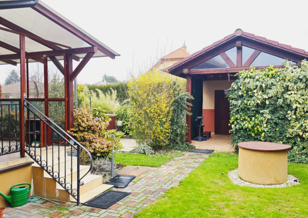 Iba u nás:  Na predaj Zariadený Hotový BUNGALOV bez kompromisov | pri Piešťanoch (6 km)