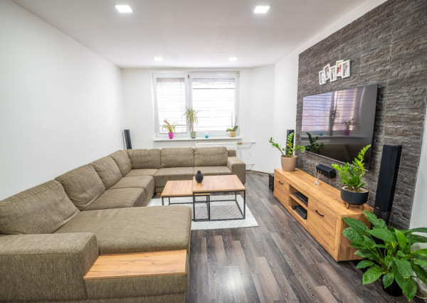 Na predaj 3-izbový byt s balkónom, 75 m², Cintorínska ulica, Šaľa - Veča