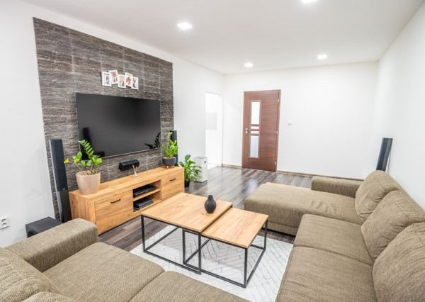 Na predaj 3-izbový byt s balkónom, 75 m², Cintorínska ulica, Šaľa - Veča