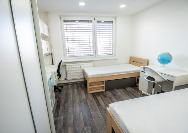 Na predaj 3-izbový byt s balkónom, 75 m², Cintorínska ulica, Šaľa - Veča