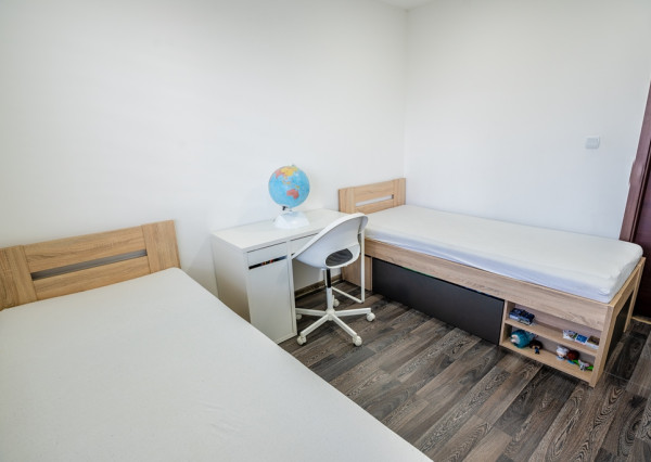 Na predaj 3-izbový byt s balkónom, 75 m², Cintorínska ulica, Šaľa - Veča