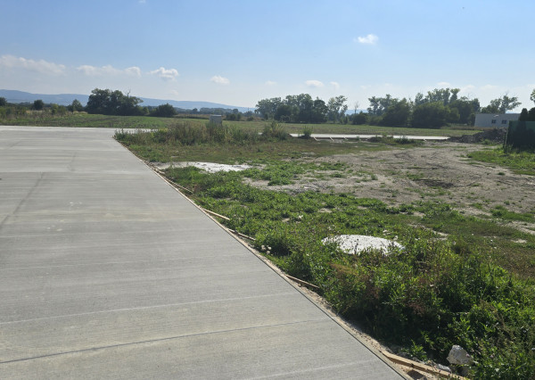 PREDAJ STAVEBNÝ POZEMOK 634 M² BOROVCE /VODA, ELEKTRINA, KANALIZÁCIA/