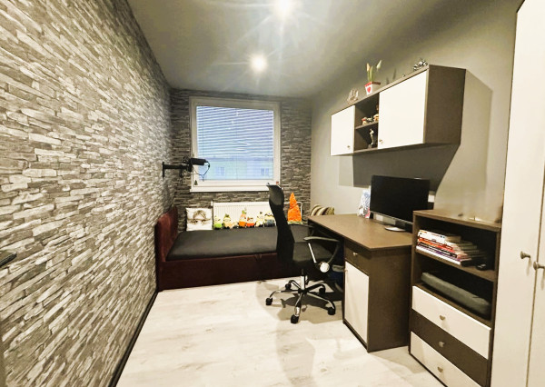 Exkluzívne: Zariadený 4-izbový byt po KOMPLETNEJ rekonštrukcii | Piešťany