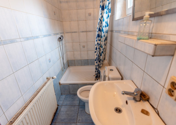 Na prenájom izba v RD - Padlých hrdinov, Bratislava II. ihneď voľná