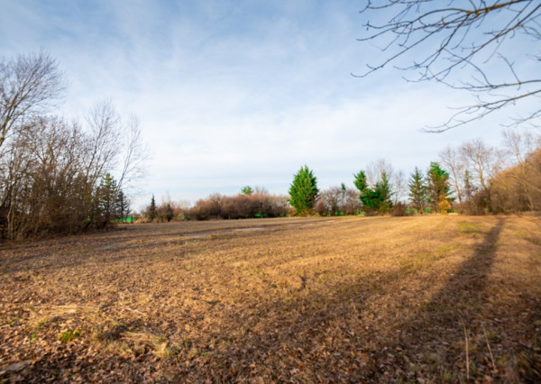 Predaj investičného pozemku - Stupava – extravilán-13 804 m²