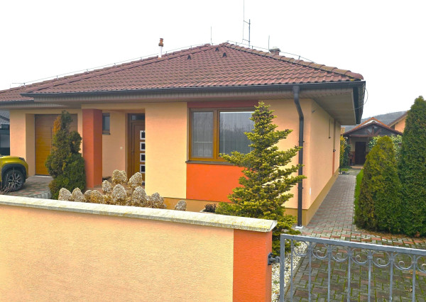 Iba u nás:  Na predaj Zariadený Hotový BUNGALOV bez kompromisov | pri Piešťanoch (6 km)