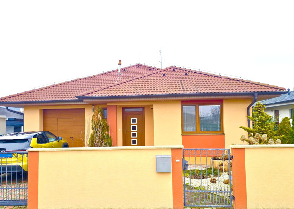 Iba u nás:  Na predaj Zariadený Hotový BUNGALOV bez kompromisov | pri Piešťanoch (6 km)