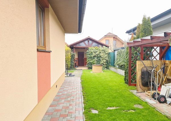 Iba u nás:  Na predaj Zariadený Hotový BUNGALOV bez kompromisov | pri Piešťanoch (6 km)