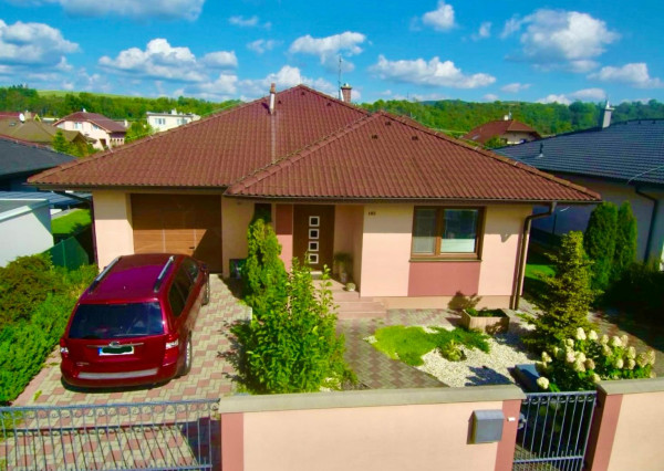 Iba u nás:  Na predaj Zariadený Hotový BUNGALOV bez kompromisov | pri Piešťanoch (6 km)