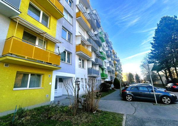 REZERVOVANE! Exkluzívne: Predaj 4 izbový byt Piešťany – Sídlisko Juh, 84 m², balkón, 2. poschodie