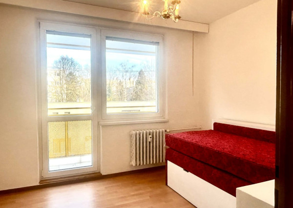 REZERVOVANE! Exkluzívne: Predaj 4 izbový byt Piešťany – Sídlisko Juh, 84 m², balkón, 2. poschodie