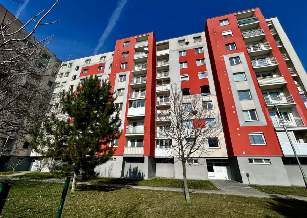 Predaj: zrekonštruovaný praktický 1 izbový byt s balkónom a nerušeným výhľadom, Piešťany