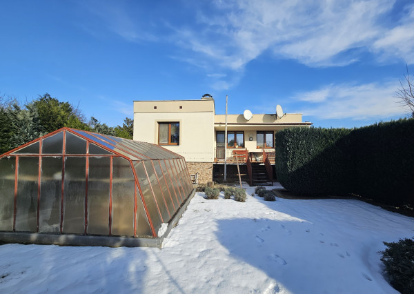 EXKLUZÍVNA PONUKA   Rodinný dom Topoľčany, pozemok 733 m2