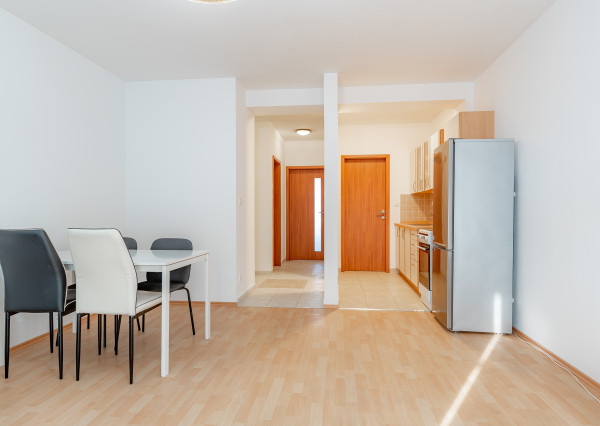 Luxusný 2-izbový byt + 2 balkóny, 73 m², garážové státie - Ružinov