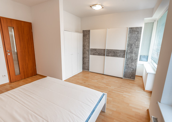 Luxusný 2-izbový byt + 2 balkóny, 73 m², garážové státie - Ružinov