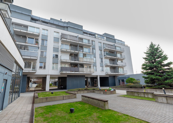 Luxusný 2-izbový byt + 2 balkóny, 73 m², garážové státie - Ružinov